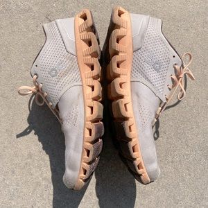 On Cloud collection Women’s size 9.5